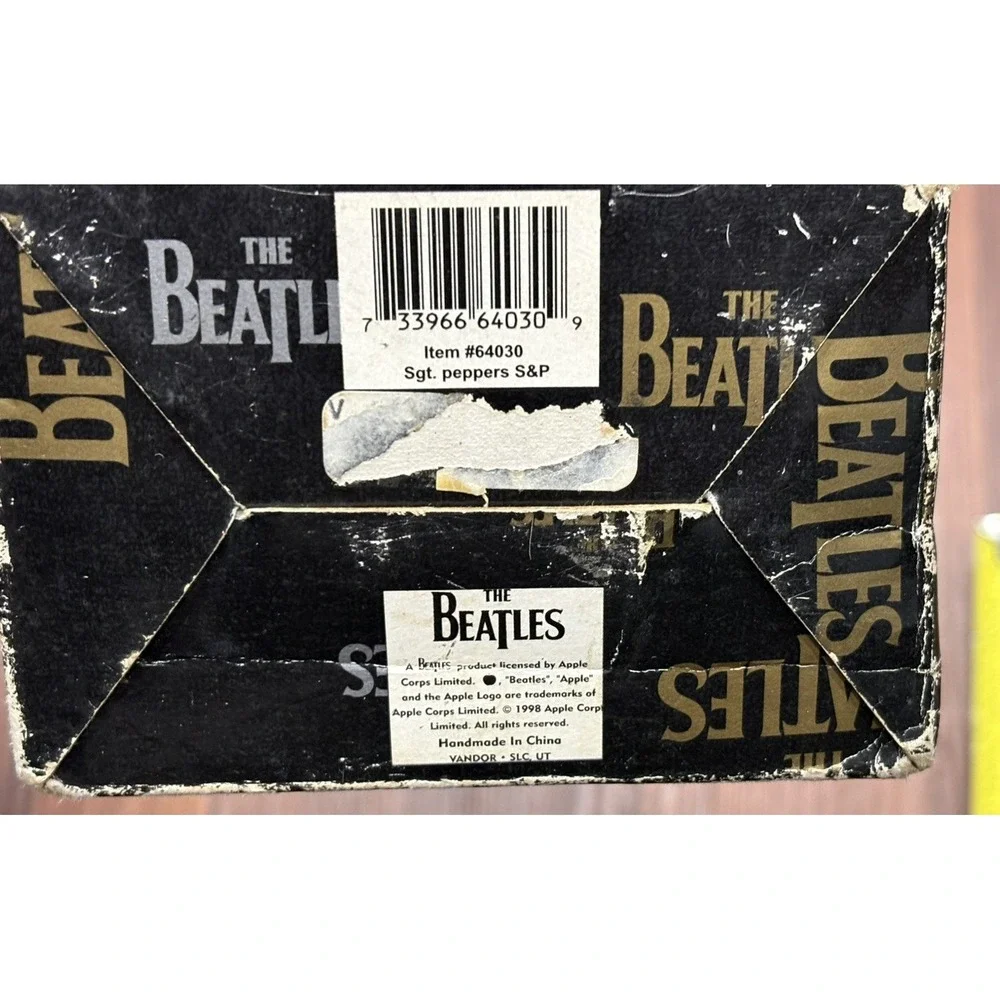 Beatles Sgt. Peppers Salt & Pepper Shakers W/Box‎ Vandor 1999